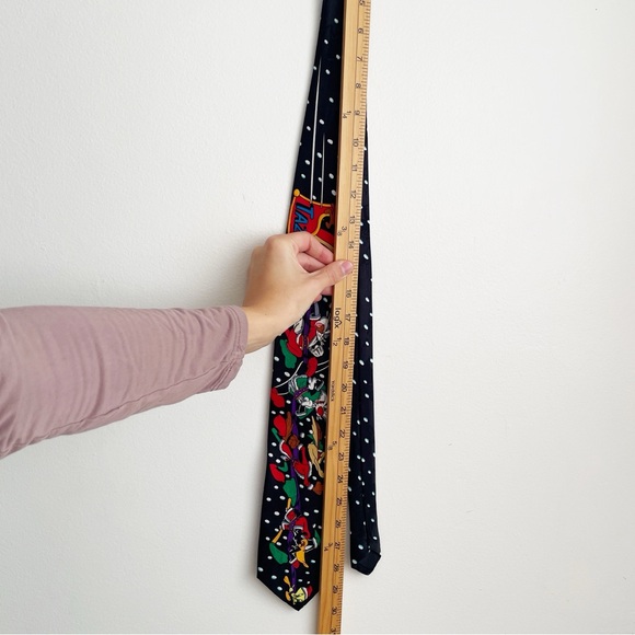 Vintage Looney Tunes Christmas Tie Black Cartoons Daffy Tweetie Bugs Taz Santa - Picture 7 of 8